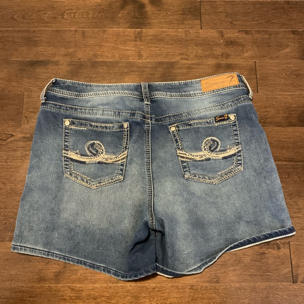 shorts - Picture 2 of 2